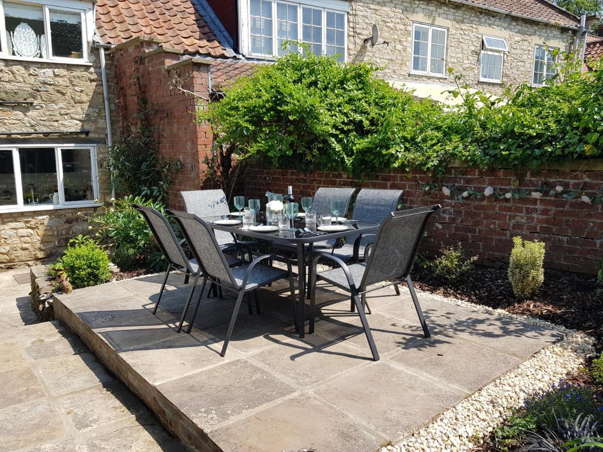 Cruck Cottage Pickering Extérieur photo